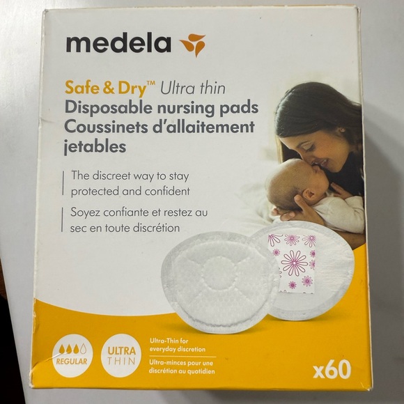 Medela Safe & Dry Ultra Thin Nursing Pads - White - Picture 1 of 2
